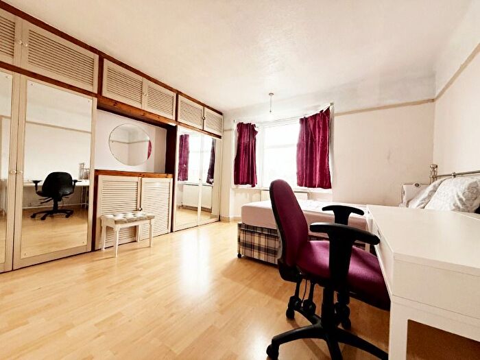 3 Bedroom Terraced House To Rent In Shelley Crescent, Hounslow, TW5