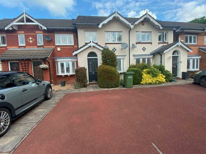 3 Bedroom Mews To Rent In Shelbourne Mews, Macclesfield, SK10