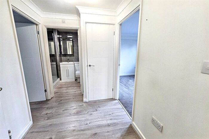 1 Bedroom Flat For Sale In Hindhead, Surrey, GU26