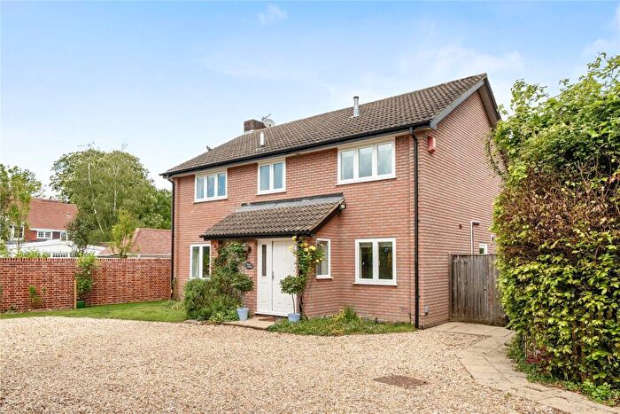 4 Bedroom Detached House To Rent In The Paddock, Brockenhurst, SO42