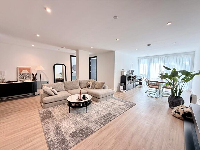 2 Bedroom Apartment To Rent In Hallam Towers, Fulwood Rd, Sheffield, S10