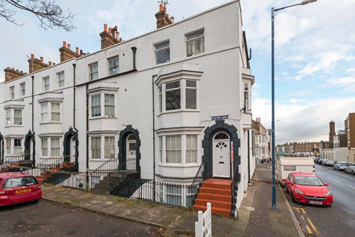 2 Bedroom Flat To Rent In Clifton Lawn, Ramsgate, CT11