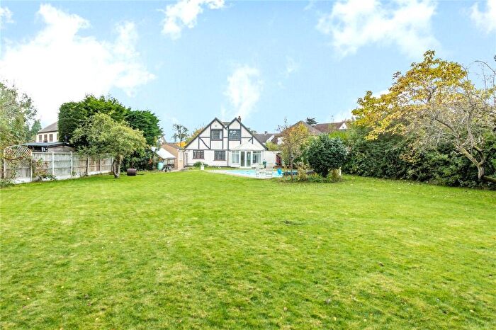 5 Bedroom Detached House For Sale In Ayloffs Close, Emerson Park, RM11