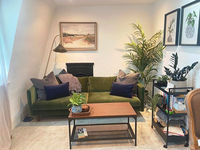 1 Bedroom Flat To Rent In Hornton Street, Kensington, W8