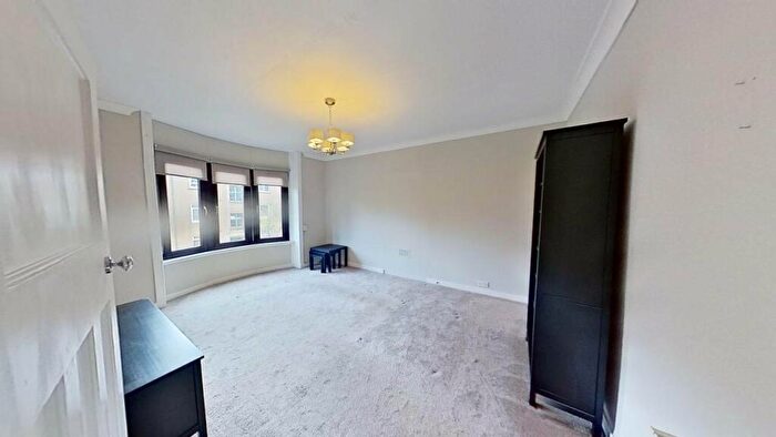 3 Bedroom Flat To Rent In Penrith Drive, Glasgow, G12