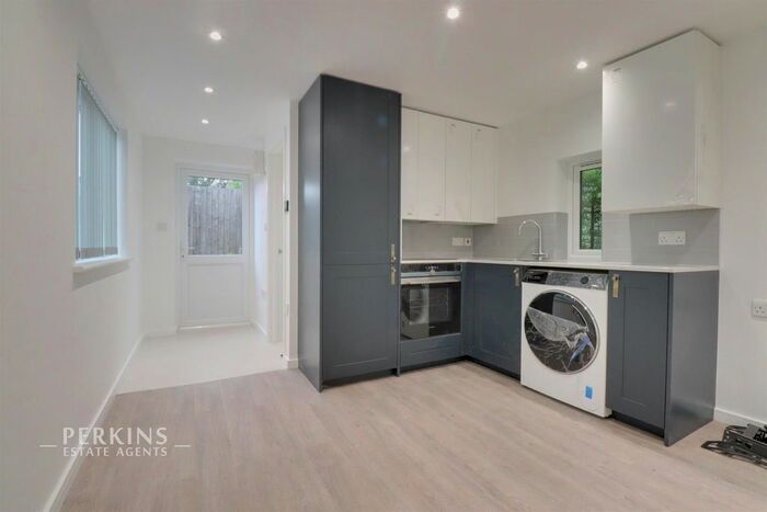 Studio To Rent In Lilliput Avenue, Northolt, UB5