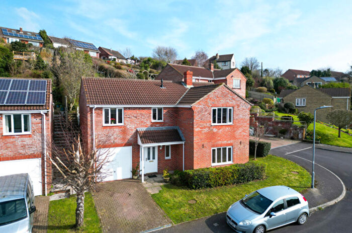 4 Bedroom Detached House For Sale In Three Hill View, Glastonbury, Glastonbury, BA6