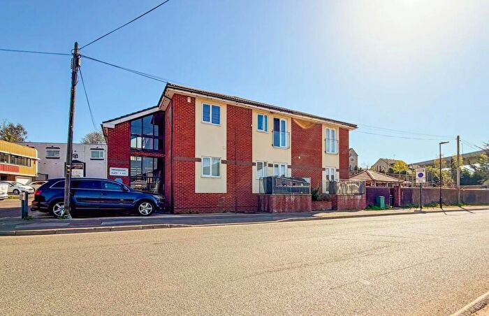 2 Bedroom Flat To Rent In Dreadnought, Hazel Road, Southampton, SO19