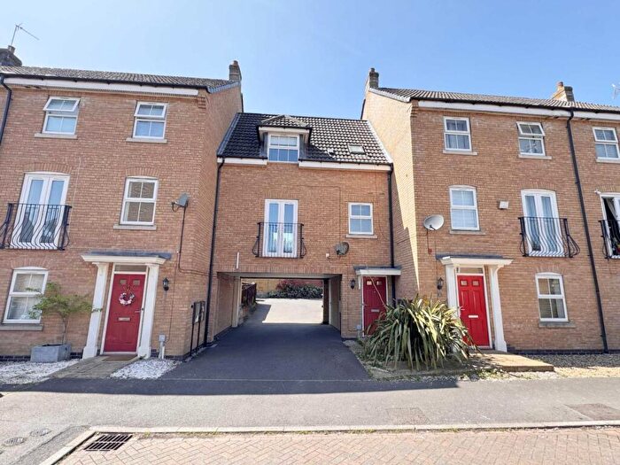 2 Bedroom Coach House To Rent In Spellow Close, Coton Meadows, Rugby, CV23