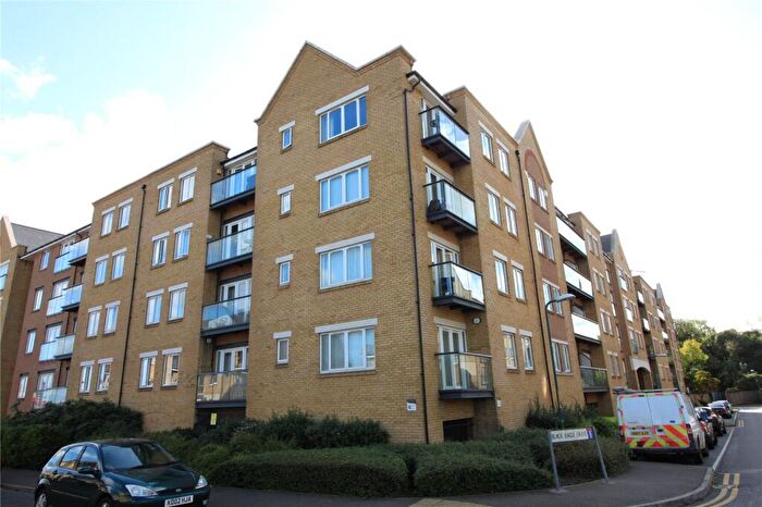 1 Bedroom Flat For Sale In Black Eagle Drive, Northfleet, Gravesend, Kent, DA11