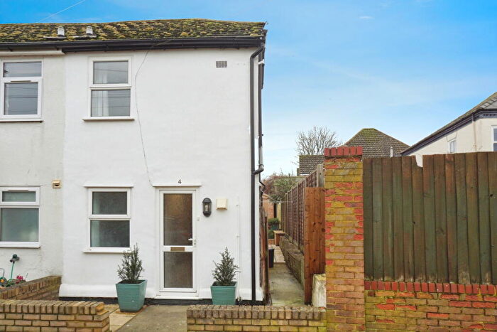 2 Bedroom End Of Terrace House For Sale In Newmarket Road, Ashley, Newmarket, Suffolk, CB8