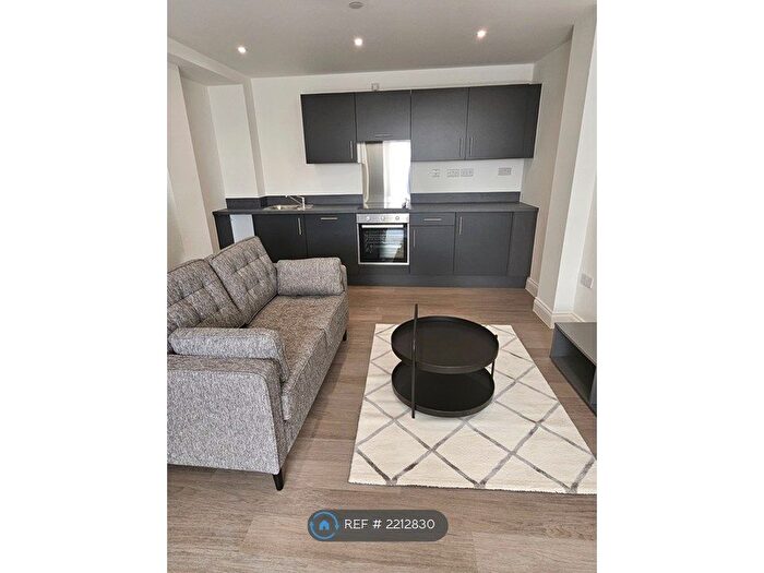 1 Bedroom Flat To Rent In George Street, Wakefield, WF1