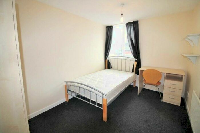 6 Bedroom Flat To Rent In Bartholomew Street West, EX4