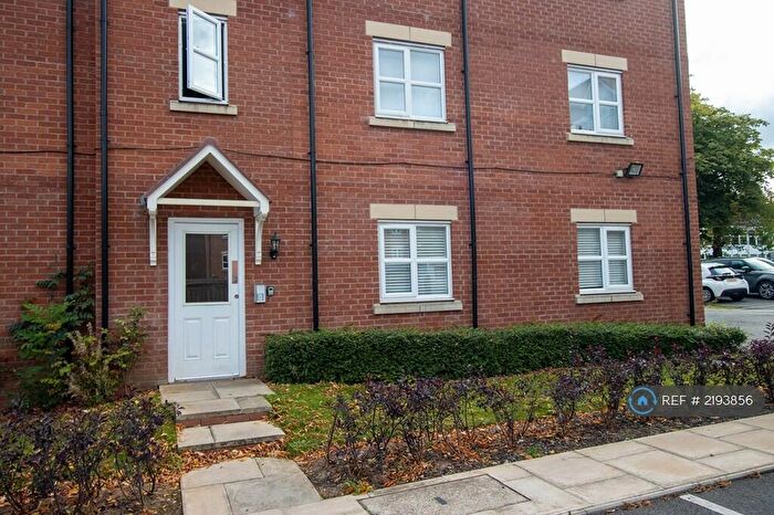 2 Bedroom Flat To Rent In Cowdray Court, Birmingham, B29