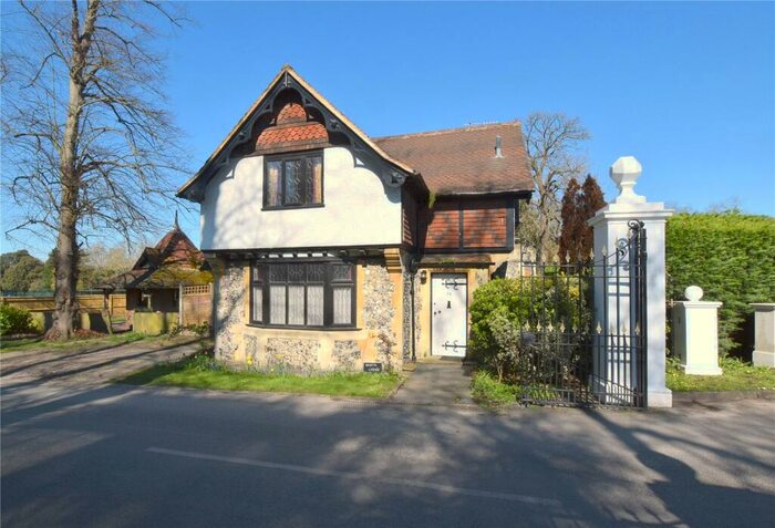 3 Bedroom Detached House For Sale In Stoke Road, Cobham, KT11