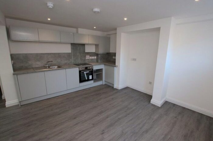 1 Bedroom Flat To Rent In Queens Road, Reading, RG1