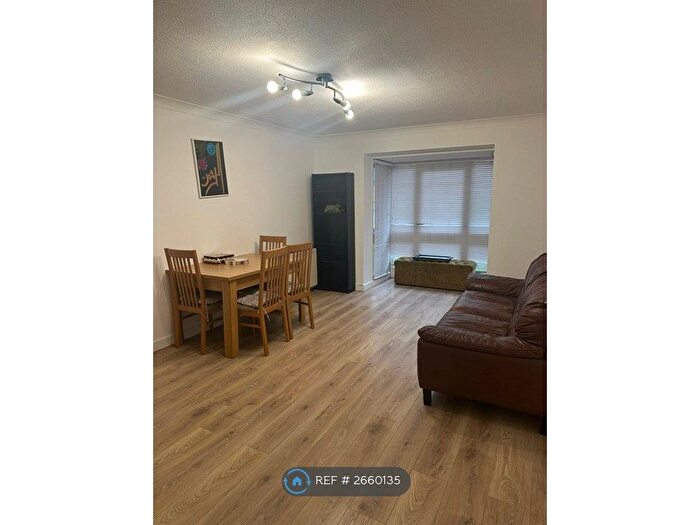 2 Bedroom Maisonette To Rent In Regent Court, Reading, RG1