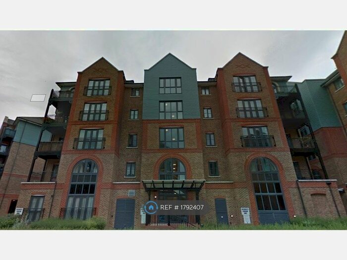 2 Bedroom Flat To Rent In Davit House, Tonbridge, TN9