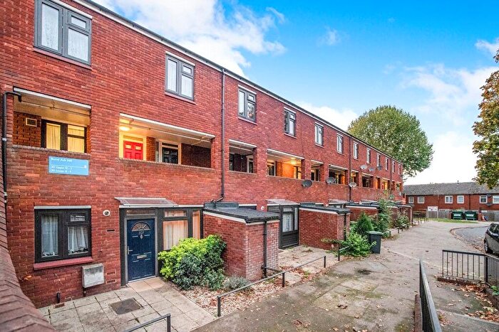 1 Bedroom Flat For Sale In Burnt Ash Hill, London, SE12