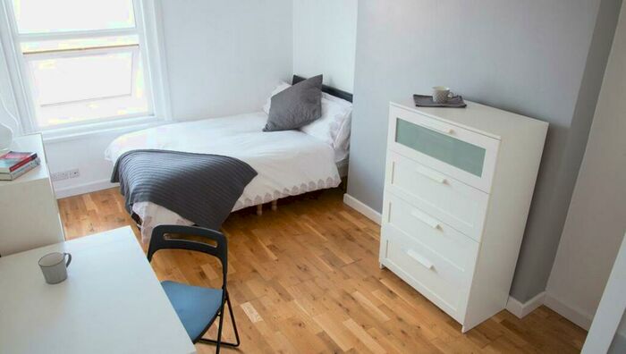 2 Bedroom Flat To Rent In St. Andrews Road, Southsea, PO5