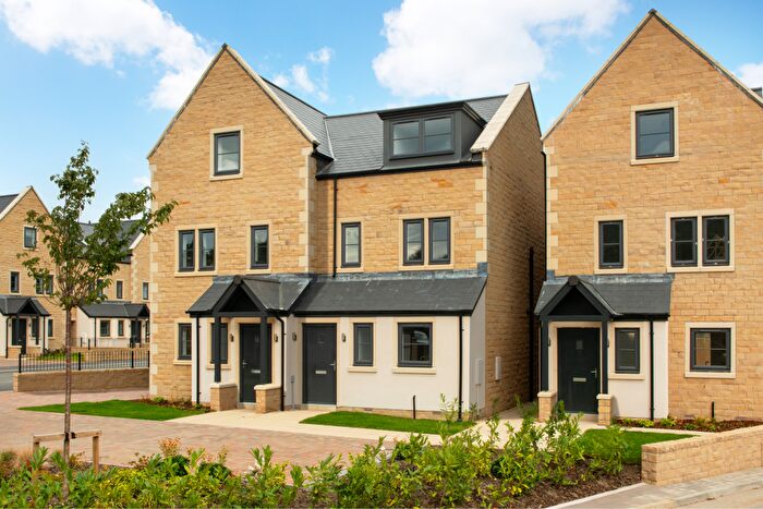 4 Bedroom Mews For Sale In Iron Row, Burley In Wharfedale, LS29