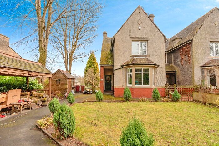 3 Bedroom Semi-Detached House For Sale In Todmorden Road, Burnley, Lancashire, BB11