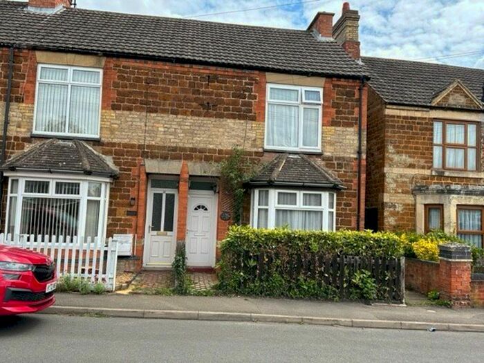 2 Bedroom Property To Rent In Cranford Road, Burton Latimer, Kettering, NN15