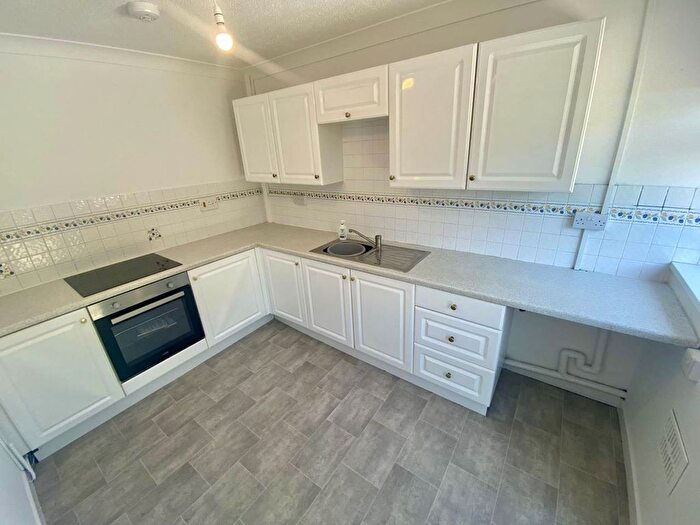 3 Bedroom Property To Rent In Bryngelli Drive, Treboeth, Swansea, SA5