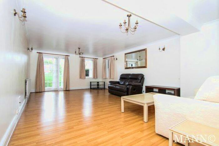 1 Bedroom Flat To Rent In Regents Court, Beckenham, BR3