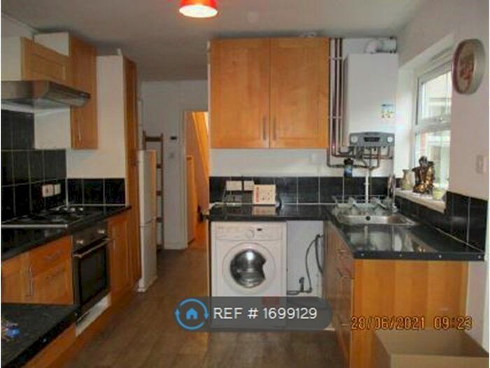 5 Bedroom Terraced House To Rent In Bellevue Road, Southampton, SO15