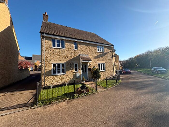 3 Bedroom End Terrace House For Sale In Stocks Lane, Carterton, OX18