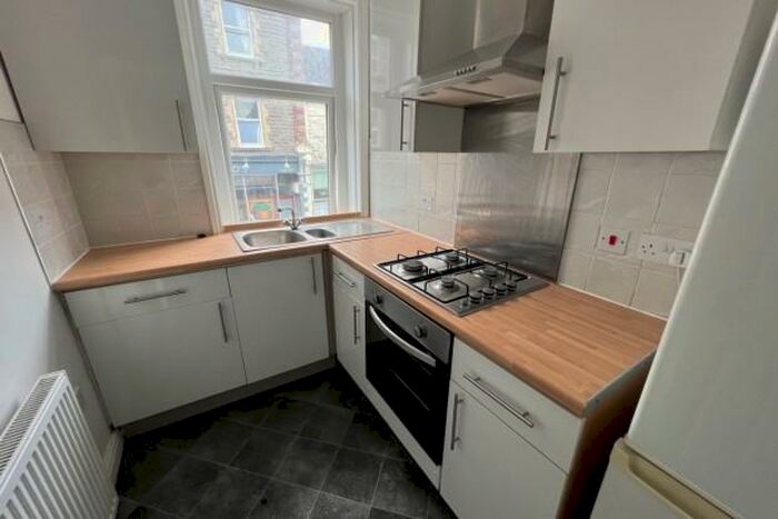 1 Bedroom Flat To Rent In High Street Barry, CF62