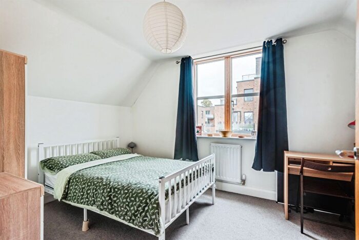 3 Bedroom End Terrace House For Sale In Sher Afzal Close, Oxford, OX4