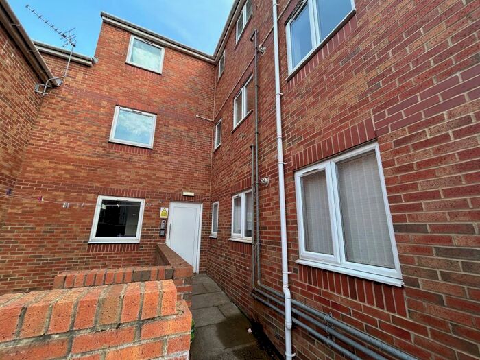 2 Bedroom Flat To Rent In Northumberland Court, Blyth, NE24