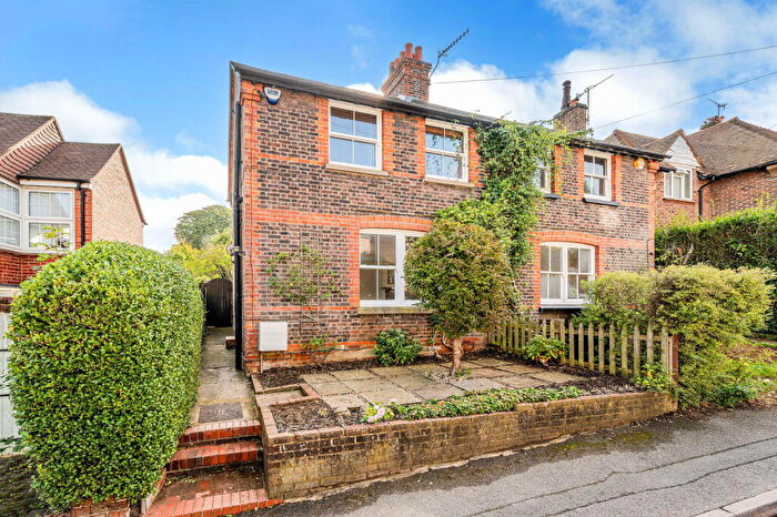 2 Bedroom Semi-Detached House For Sale In Barfields, Bletchingley, RH1