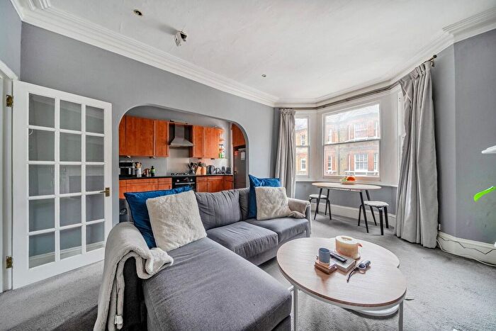 2 Bedroom Flat For Sale In Handforth Road, London, SW9