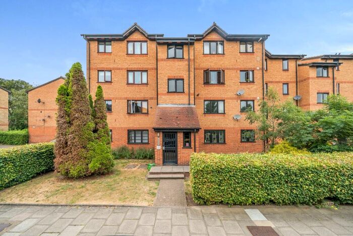 1 Bedroom Flat To Rent In Glenville Grove, London, Greater London, SE8