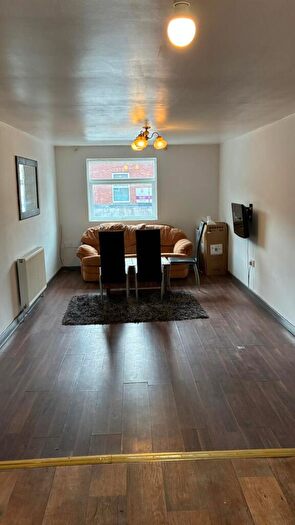 3 Bedroom Maisonette To Rent In Shields Road, Byker, Newcastle Upon Tyne, NE6