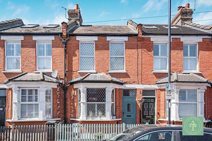 2 Bedroom Terraced House For Sale In Cedars Road, Winchmore Hill, London, N21