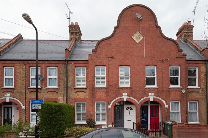 2 Bedroom Flat For Sale In Brettenham Road, London, E17