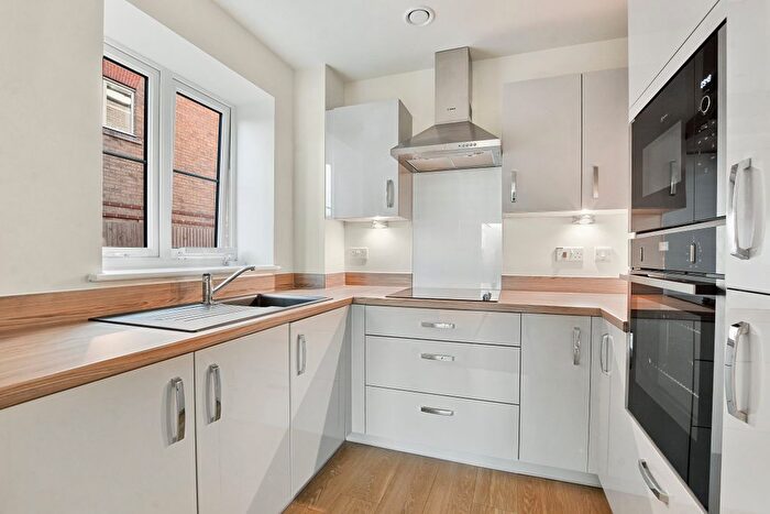 1 Bedroom Flat To Rent In Westpole Avenue, Barnet, EN4