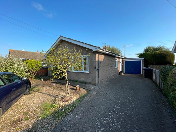 3 Bedroom Detached Bungalow For Sale In Dovecote Lane, Coleby, LN5