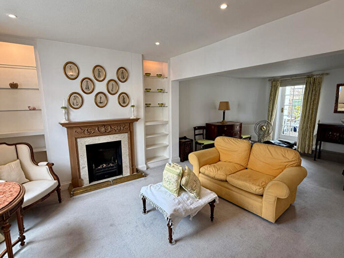 1 Bedroom Maisonette To Rent In Billing Street, London, SW10