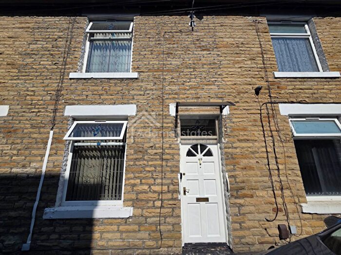 4 Bedroom Terraced House For Sale In Thornhill Street, Dewsbury, WF12