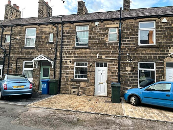 2 Bedroom Cottage To Rent In North View, Sutton-in-craven, BD20