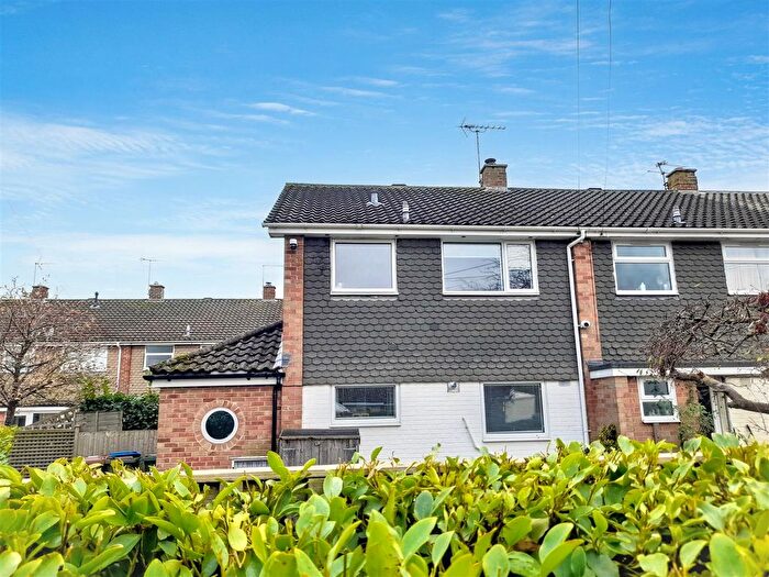 3 Bedroom End Terrace House For Sale In Orchard Way, Barnham, PO22