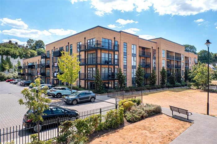 2 Bedroom Flat For Sale In Hillier Crescent, Northfleet, Kent, DA11