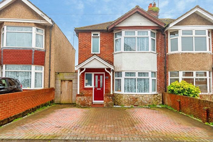 3 Bedroom Semi Detached House For Sale In Mill Road, Southampton, Hampshire, SO15