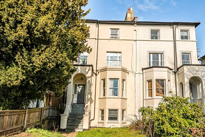 2 Bedroom Flat For Sale In Hamlet Road, Crystal Palace, London, SE19