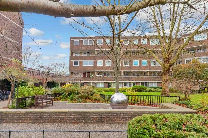 2 Bedroom Apartment To Rent In Augustus Close, Brentford, TW8